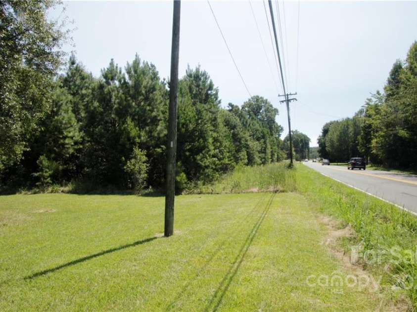 9909 Idlewild Road, Matthews, NC 28105.  MLS# CAR3573949, YatesRealty ID 233. 