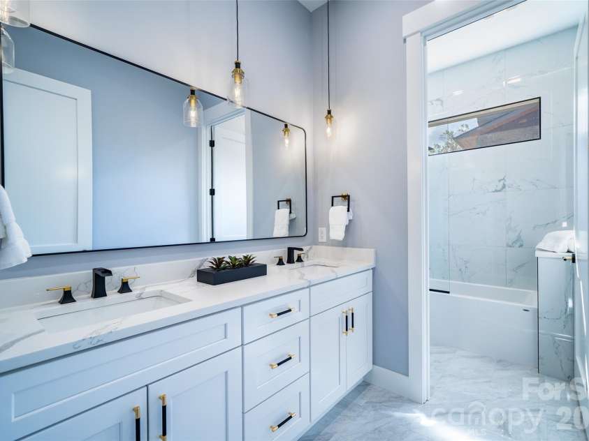27 George Allen Ridge, Arden, NC 28704.  MLS# CAR4301850, YatesRealty ID 2330. 