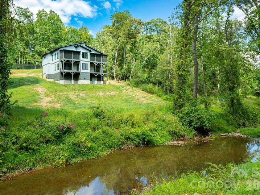 27 George Allen Ridge, Arden, NC 28704.  MLS# CAR4301850, YatesRealty ID 2330. 