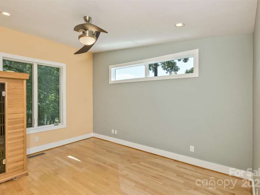 404 Amanda Drive, Mars Hill, NC 28754.  MLS# CAR4232022, YatesRealty ID 2330. Third bedroom upstairs, with shared en-suite bath