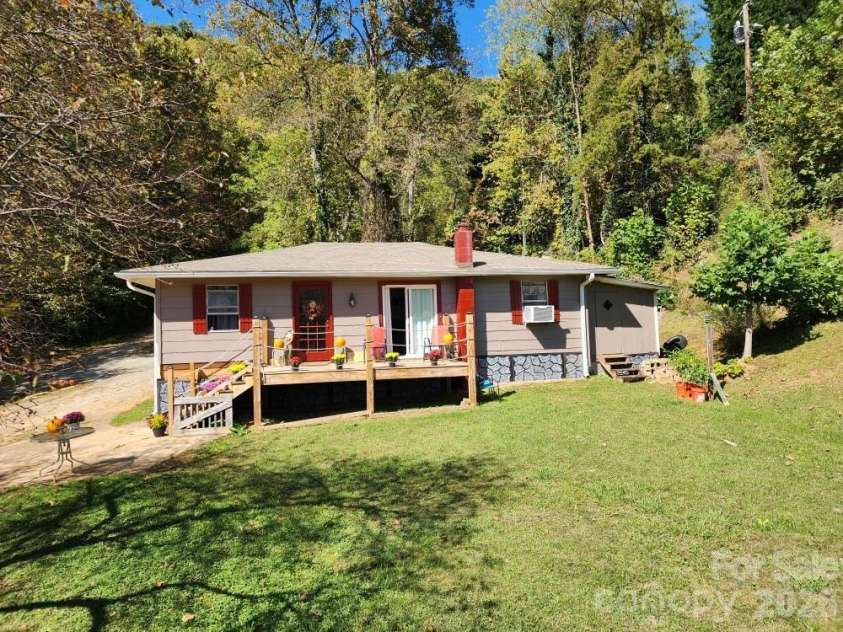 41 Gunches Dirt Road, Candler, NC 28715.  MLS# CAR4337380, YatesRealty ID 2330. 