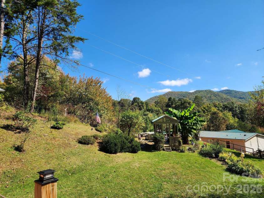 41 Gunches Dirt Road, Candler, NC 28715.  MLS# CAR4337380, YatesRealty ID 2330. 