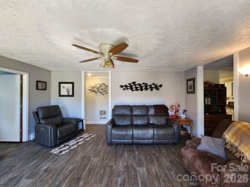 41 Gunches Dirt Road, Candler, NC 28715.  MLS# CAR4337380, YatesRealty ID 2330. 