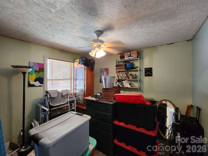 41 Gunches Dirt Road, Candler, NC 28715.  MLS# CAR4337380, YatesRealty ID 2330. 