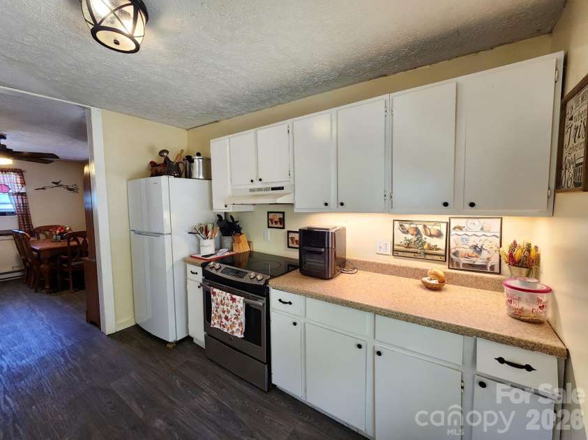 41 Gunches Dirt Road, Candler, NC 28715.  MLS# CAR4337380, YatesRealty ID 2330. 