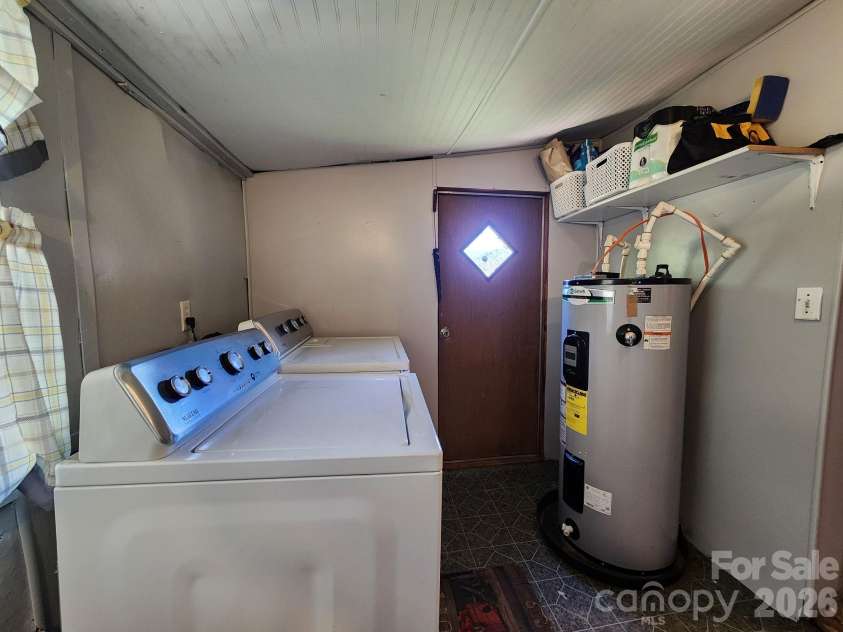 41 Gunches Dirt Road, Candler, NC 28715.  MLS# CAR4337380, YatesRealty ID 2330. 