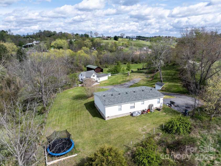 20 & 28 Toby Drive, Asheville, NC 28806.  MLS# CAR4261356, YatesRealty ID 23300. 