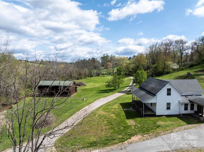 20 & 28 Toby Drive, Asheville, NC 28806.  MLS# CAR4261356, YatesRealty ID 23300. Gorgeous setting!