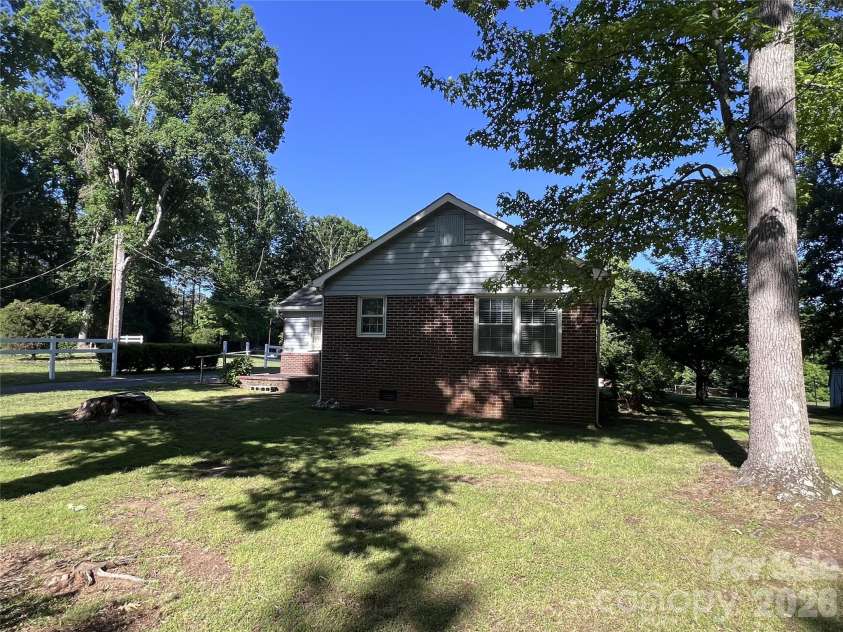 209 Roxford Road, Kings Mountain, NC 28086.  MLS# CAR4382118, YatesRealty ID 23300. 