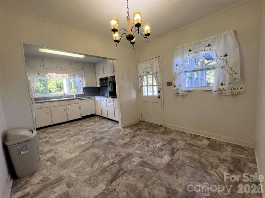 209 Roxford Road, Kings Mountain, NC 28086.  MLS# CAR4382118, YatesRealty ID 23300. 