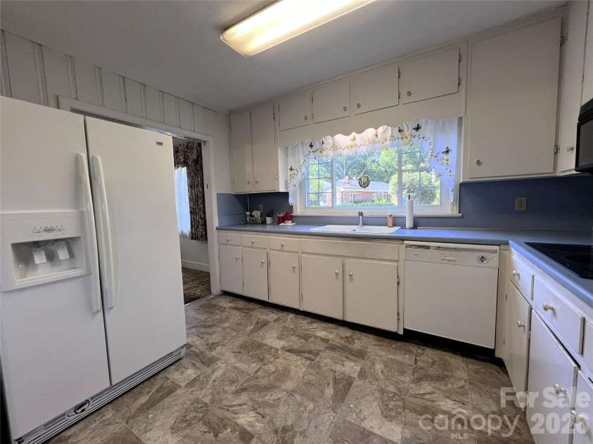 209 Roxford Road, Kings Mountain, NC 28086.  MLS# CAR4382118, YatesRealty ID 23300. 