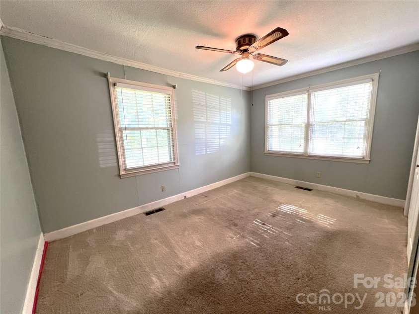 209 Roxford Road, Kings Mountain, NC 28086.  MLS# CAR4382118, YatesRealty ID 23300. 