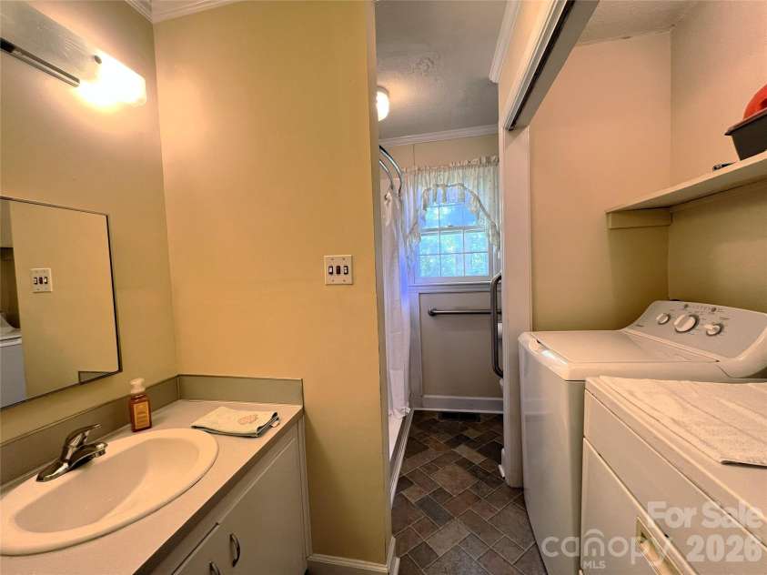 209 Roxford Road, Kings Mountain, NC 28086.  MLS# CAR4382118, YatesRealty ID 23300. 