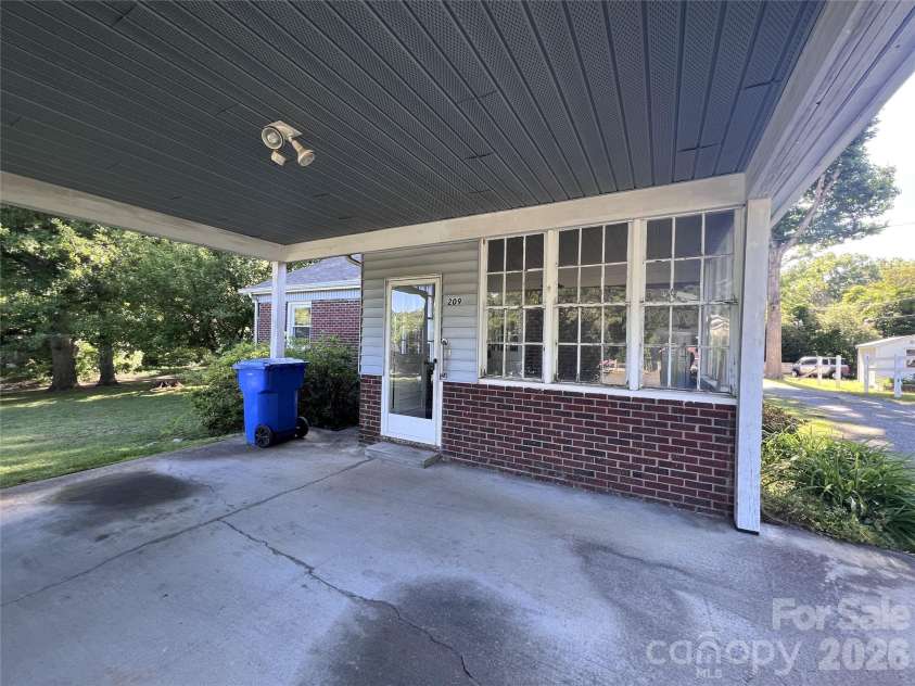 209 Roxford Road, Kings Mountain, NC 28086.  MLS# CAR4382118, YatesRealty ID 23300. 