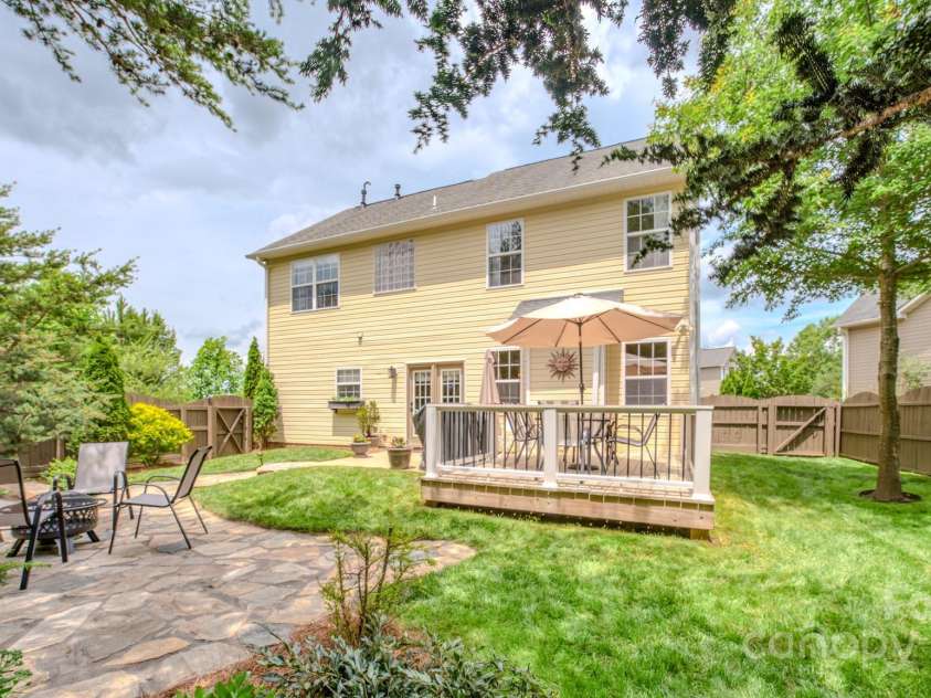 36 Stone River Drive, Asheville, NC 28804.  MLS# CAR4268666, YatesRealty ID 23301. 