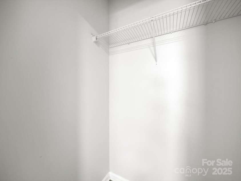 3133 Amay James Avenue, Charlotte, NC 28208.  MLS# CAR4268483, YatesRealty ID 23303. 