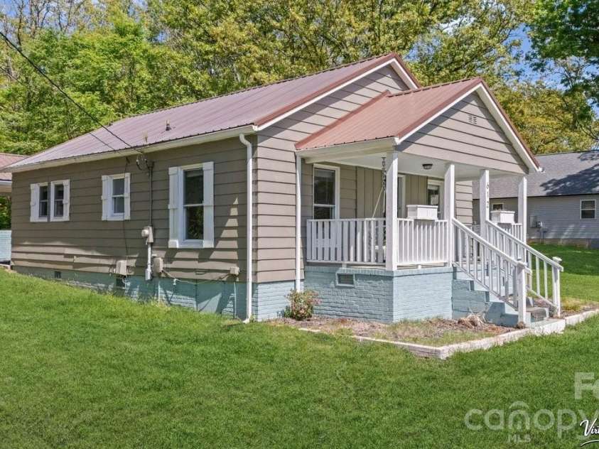 612 Rowan Mills Road, Salisbury, NC 28147.  MLS# CAR4374315, YatesRealty ID 23304. 