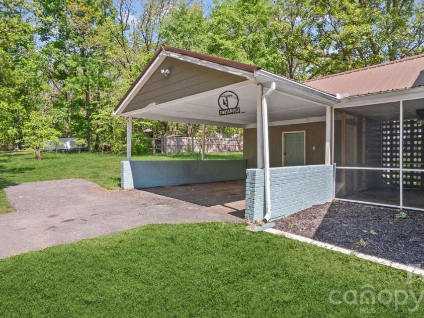 612 Rowan Mills Road, Salisbury, NC 28147.  MLS# CAR4374315, YatesRealty ID 23304. 