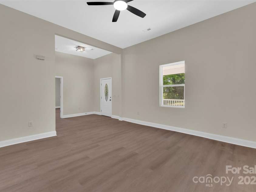 126 Hemphill Avenue, Chester, SC 29706.  MLS# CAR4246840, YatesRealty ID 23305. 