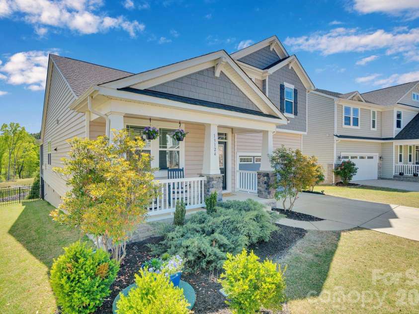 13124 Lakemore Drive, Charlotte, NC 28278.  MLS# CAR4366495, YatesRealty ID 23305. 