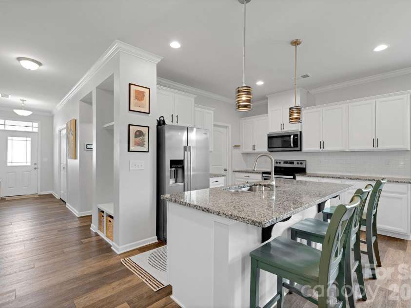 13124 Lakemore Drive, Charlotte, NC 28278.  MLS# CAR4366495, YatesRealty ID 23305. 