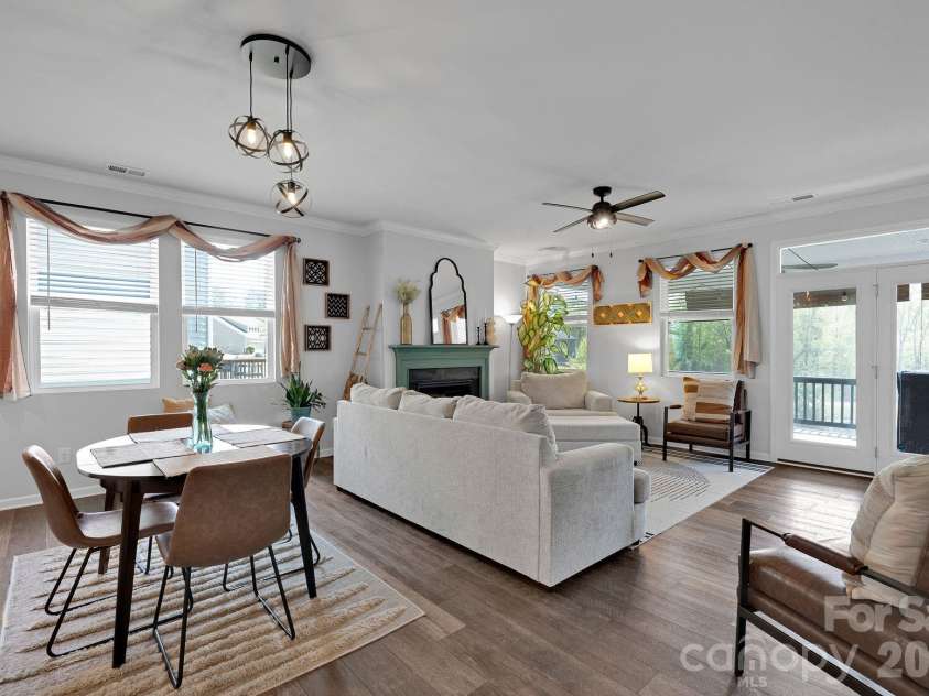 13124 Lakemore Drive, Charlotte, NC 28278.  MLS# CAR4366495, YatesRealty ID 23305. 