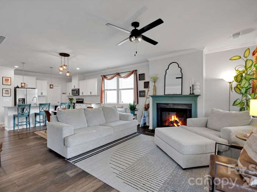 13124 Lakemore Drive, Charlotte, NC 28278.  MLS# CAR4366495, YatesRealty ID 23305. 