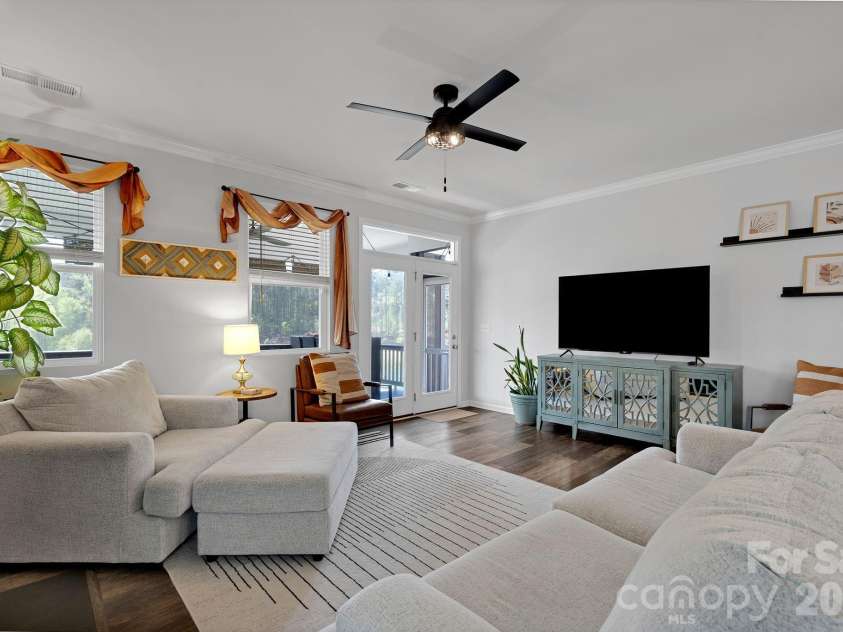 13124 Lakemore Drive, Charlotte, NC 28278.  MLS# CAR4366495, YatesRealty ID 23305. 