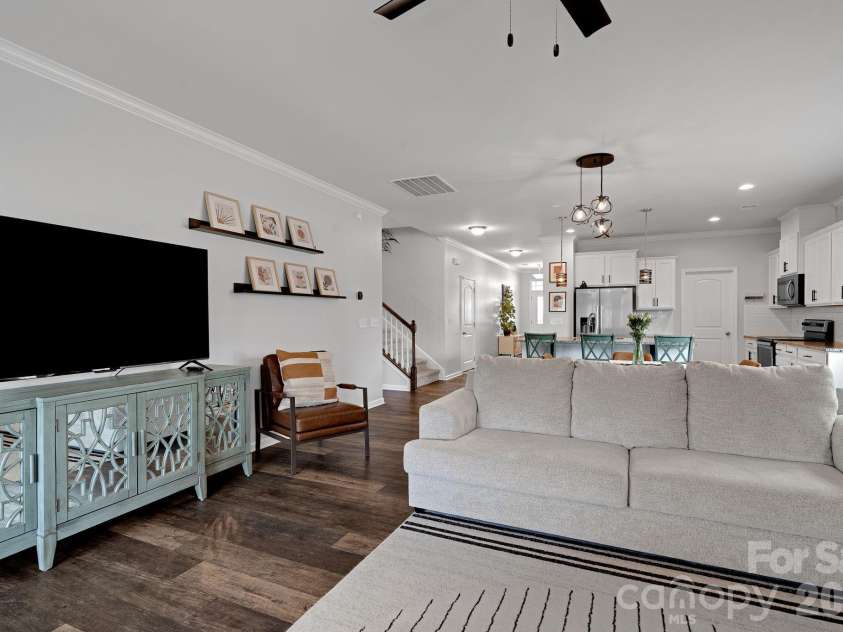 13124 Lakemore Drive, Charlotte, NC 28278.  MLS# CAR4366495, YatesRealty ID 23305. 