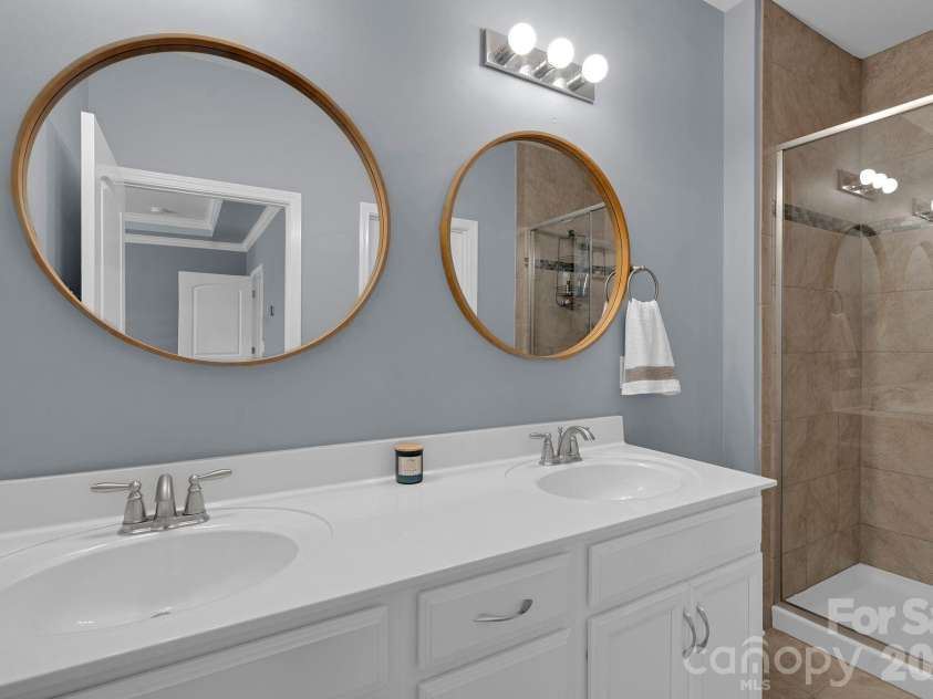 13124 Lakemore Drive, Charlotte, NC 28278.  MLS# CAR4366495, YatesRealty ID 23305. 