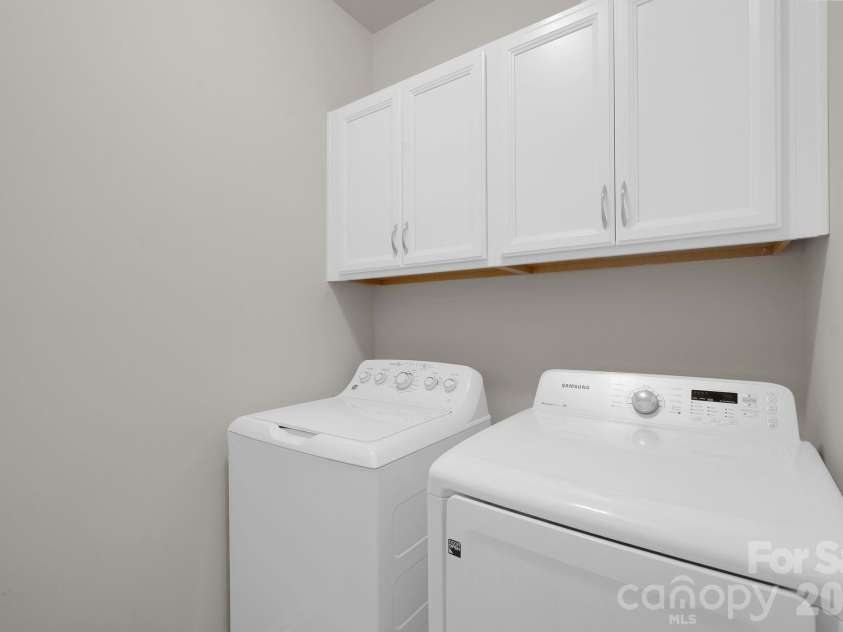 13124 Lakemore Drive, Charlotte, NC 28278.  MLS# CAR4366495, YatesRealty ID 23305. 