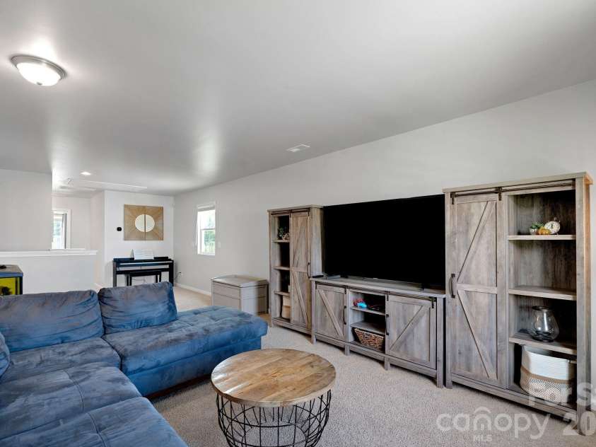 13124 Lakemore Drive, Charlotte, NC 28278.  MLS# CAR4366495, YatesRealty ID 23305. 