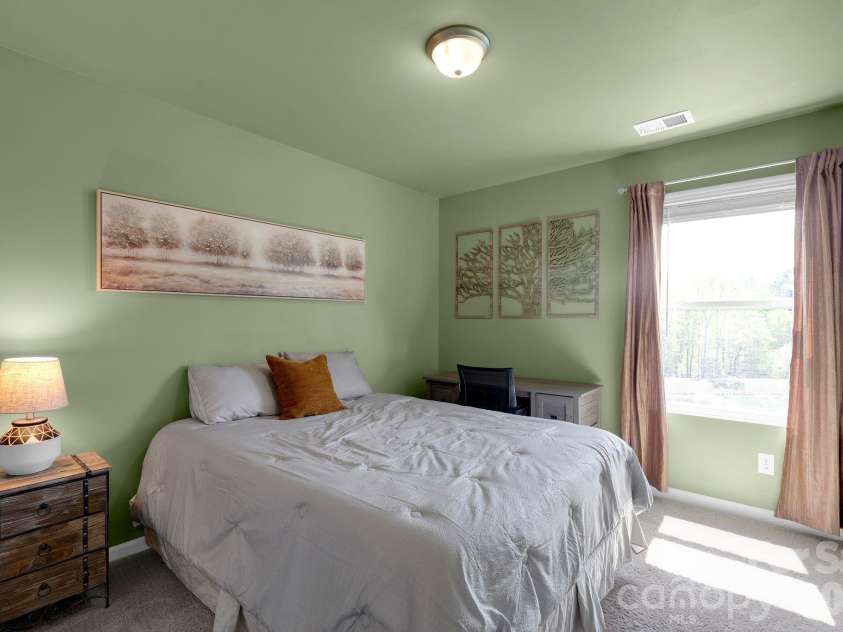 13124 Lakemore Drive, Charlotte, NC 28278.  MLS# CAR4366495, YatesRealty ID 23305. 