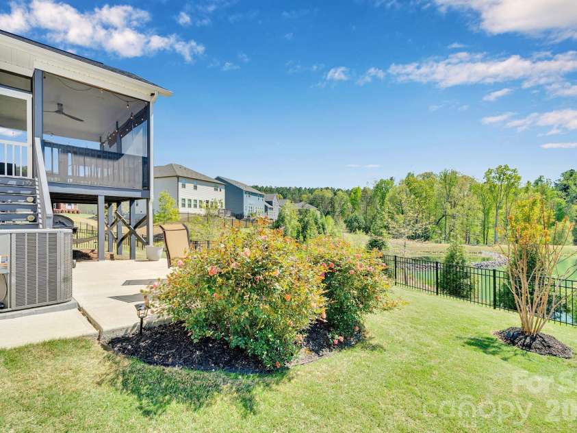 13124 Lakemore Drive, Charlotte, NC 28278.  MLS# CAR4366495, YatesRealty ID 23305. 