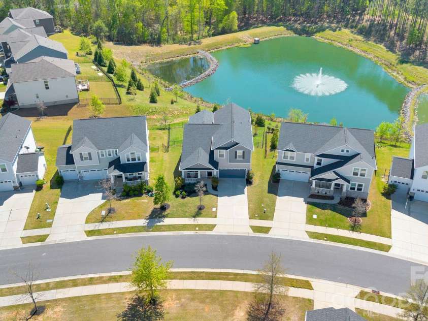 13124 Lakemore Drive, Charlotte, NC 28278.  MLS# CAR4366495, YatesRealty ID 23305. 