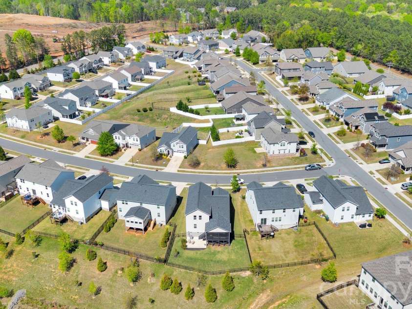 13124 Lakemore Drive, Charlotte, NC 28278.  MLS# CAR4366495, YatesRealty ID 23305. 