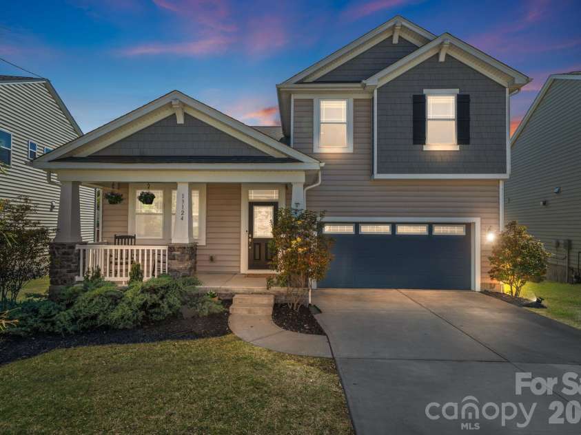 13124 Lakemore Drive, Charlotte, NC 28278.  MLS# CAR4366495, YatesRealty ID 23305. 