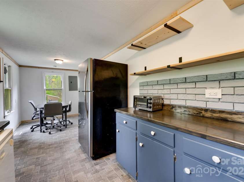 387 Sheep Rock Cove Road, Whittier, NC 28789.  MLS# CAR4272962, YatesRealty ID 23306. 