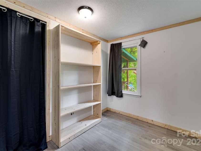 387 Sheep Rock Cove Road, Whittier, NC 28789.  MLS# CAR4272962, YatesRealty ID 23306. 