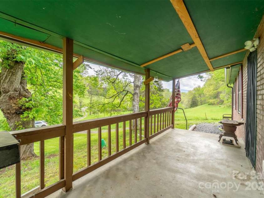 387 Sheep Rock Cove Road, Whittier, NC 28789.  MLS# CAR4272962, YatesRealty ID 23306. 