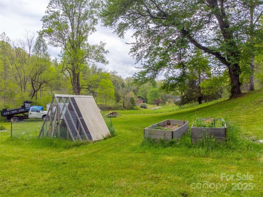 387 Sheep Rock Cove Road, Whittier, NC 28789.  MLS# CAR4272962, YatesRealty ID 23306. 