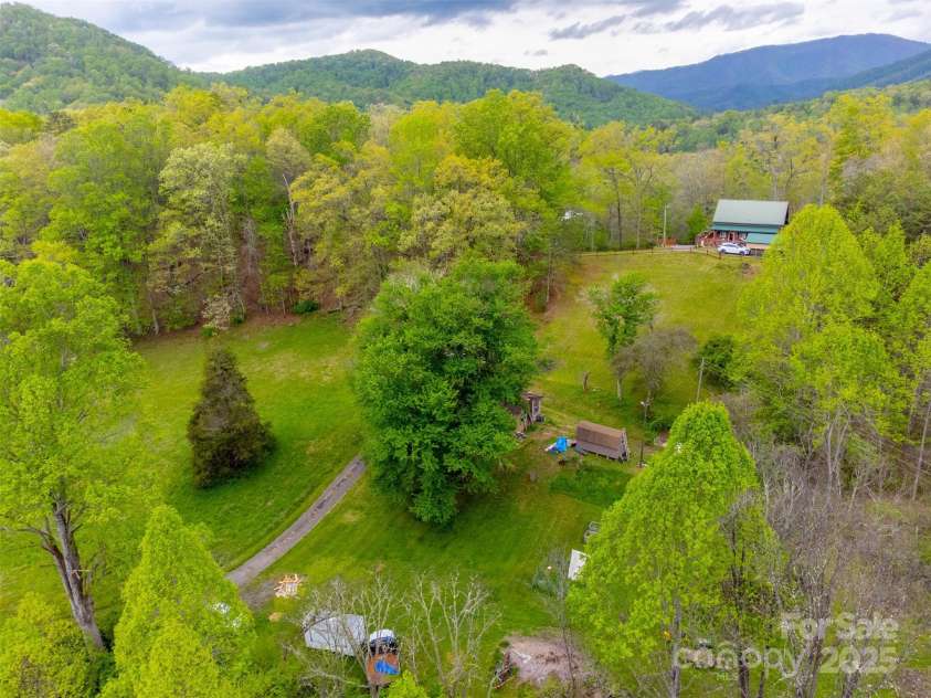 387 Sheep Rock Cove Road, Whittier, NC 28789.  MLS# CAR4272962, YatesRealty ID 23306. 