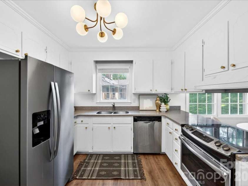 5712 Telfair Road, Charlotte, NC 28210.  MLS# CAR4380837, YatesRealty ID 23308. 