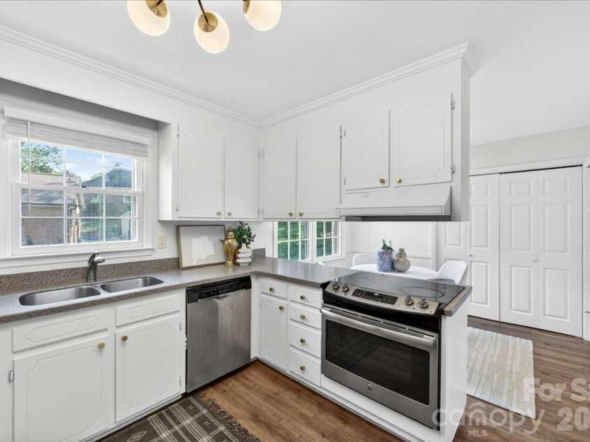 5712 Telfair Road, Charlotte, NC 28210.  MLS# CAR4380837, YatesRealty ID 23308. 