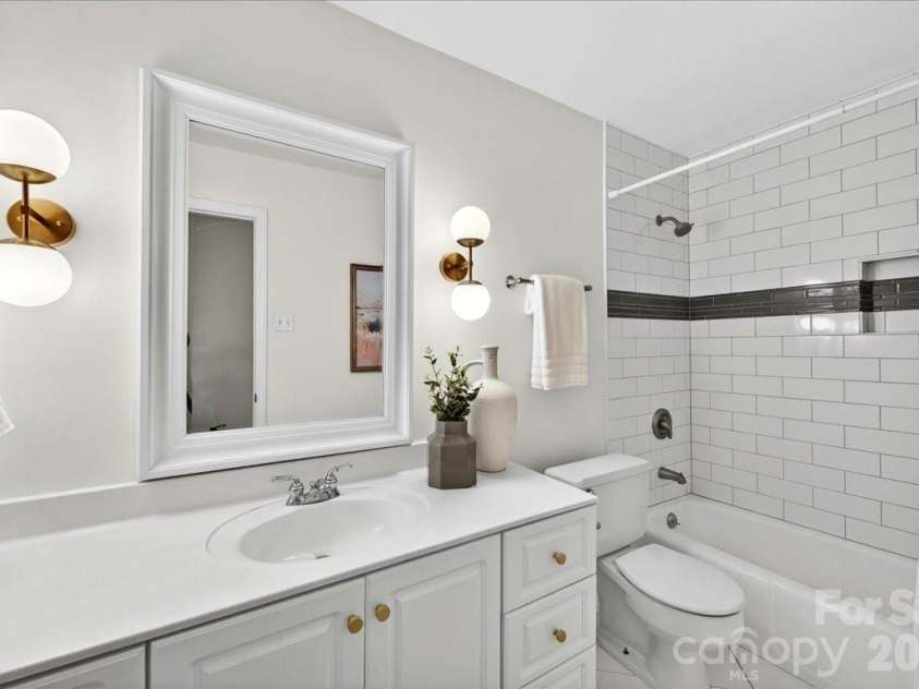 5712 Telfair Road, Charlotte, NC 28210.  MLS# CAR4380837, YatesRealty ID 23308. 