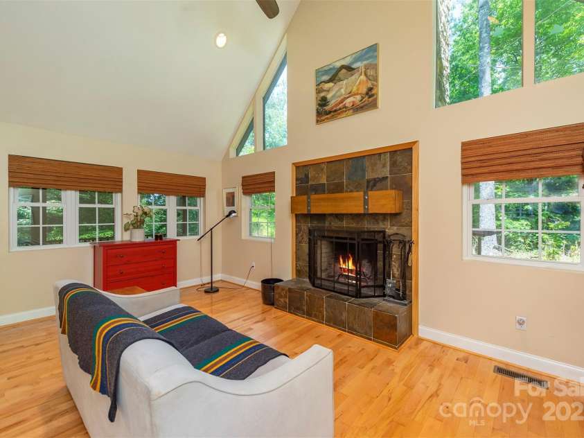 7 Western View Street, Black Mountain, NC 28711.  MLS# CAR4258093, YatesRealty ID 23308. 