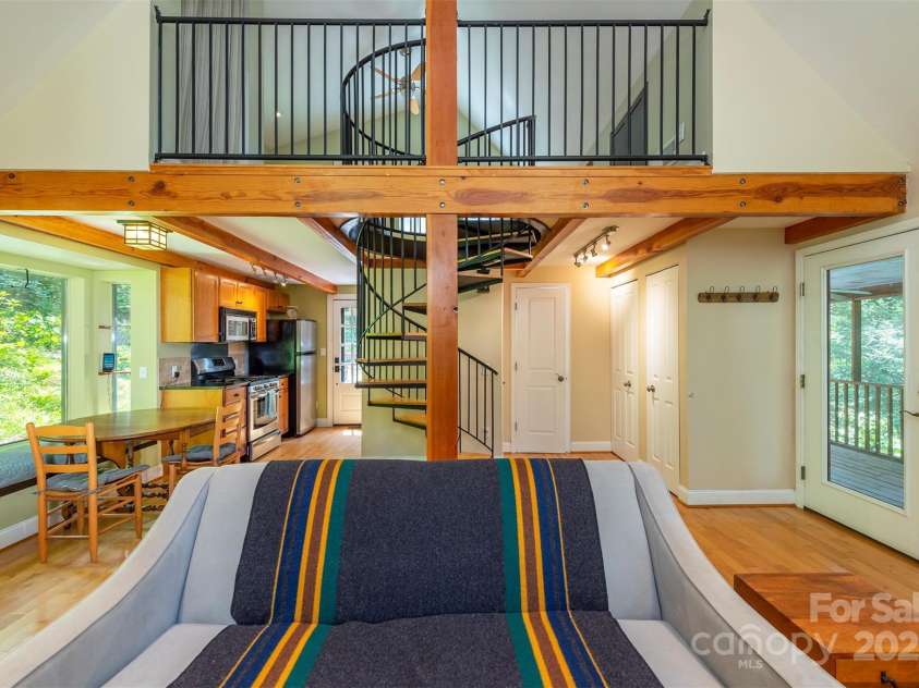 7 Western View Street, Black Mountain, NC 28711.  MLS# CAR4258093, YatesRealty ID 23308. 