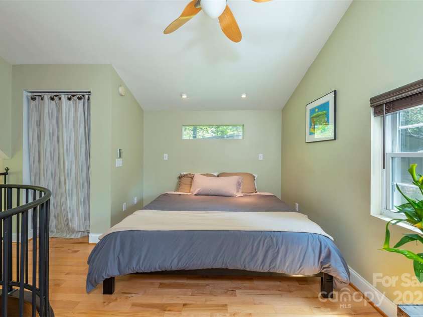 7 Western View Street, Black Mountain, NC 28711.  MLS# CAR4258093, YatesRealty ID 23308. 