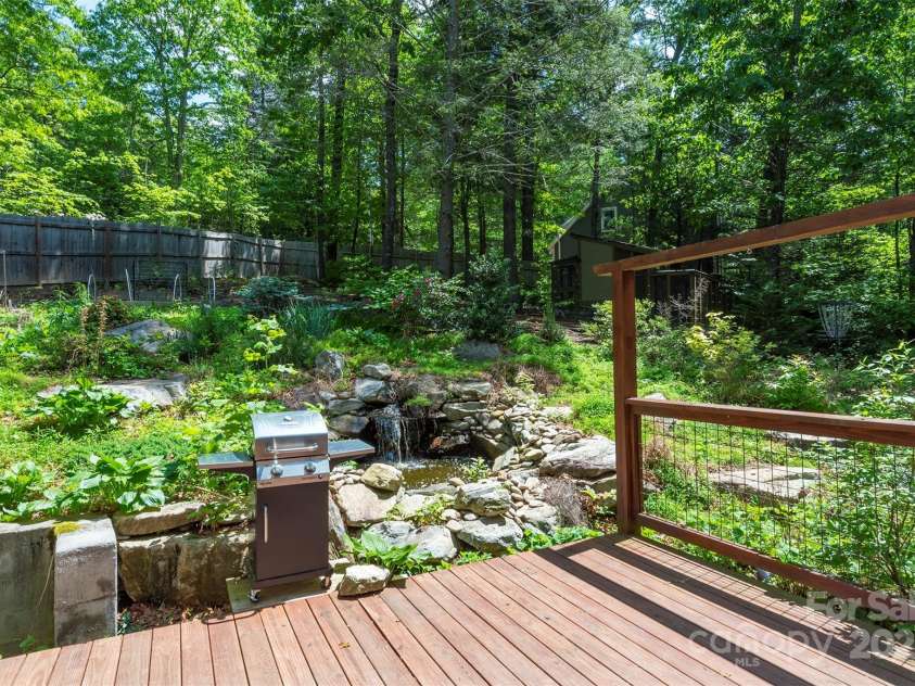 7 Western View Street, Black Mountain, NC 28711.  MLS# CAR4258093, YatesRealty ID 23308. 