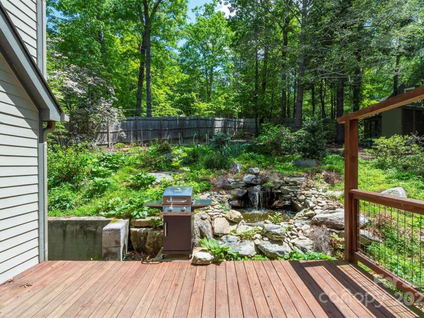 7 Western View Street, Black Mountain, NC 28711.  MLS# CAR4258093, YatesRealty ID 23308. 